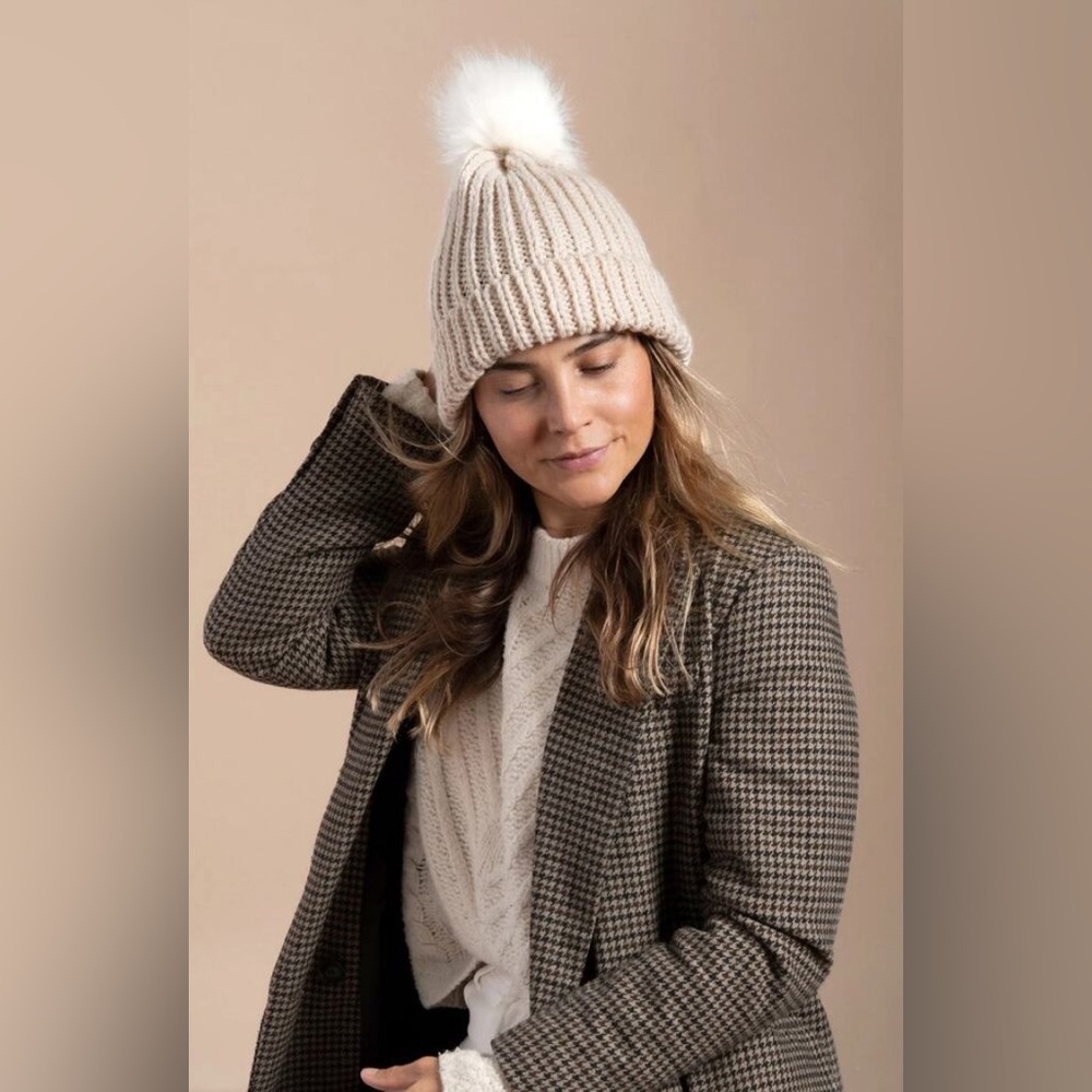 🌵❄️NWT HATATTACK Bryce Knit Beanie with detachable Pom-Pom in Ivory❄️
